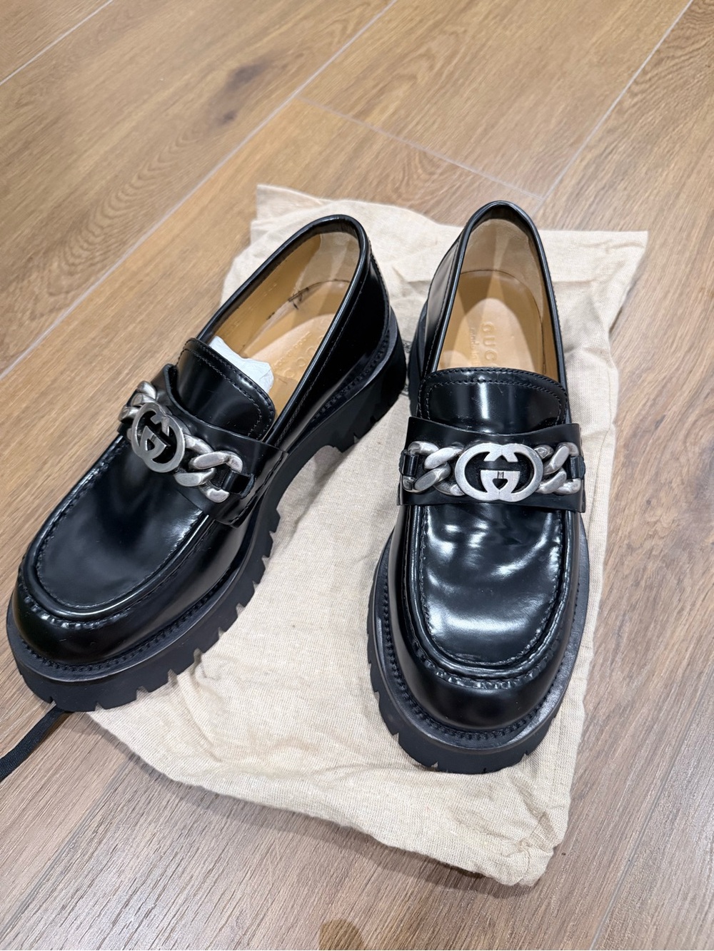 Gucci Interlocking G Chain UK7 Loafers Black Lug Sole Shoes new with defect